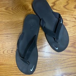 nike flip flops